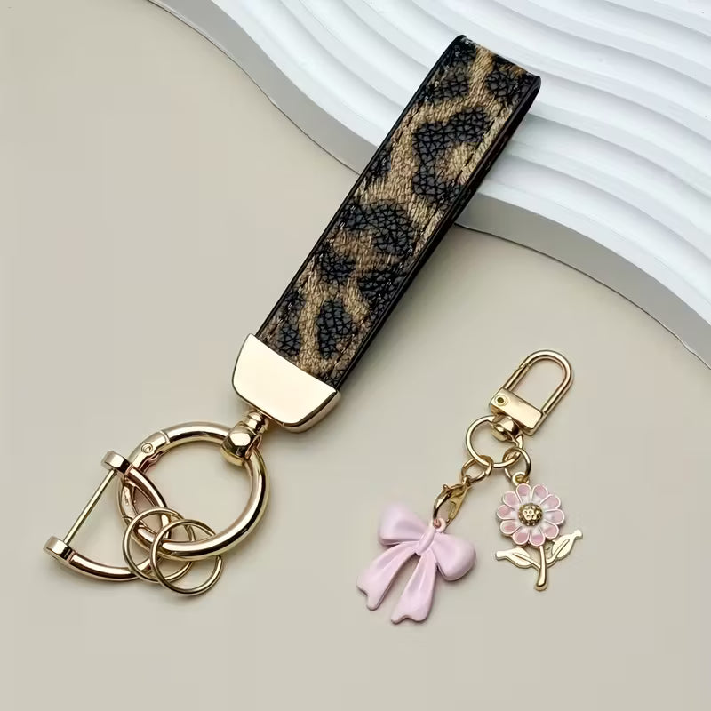 Wild bow Charm