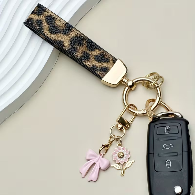 Wild bow Charm